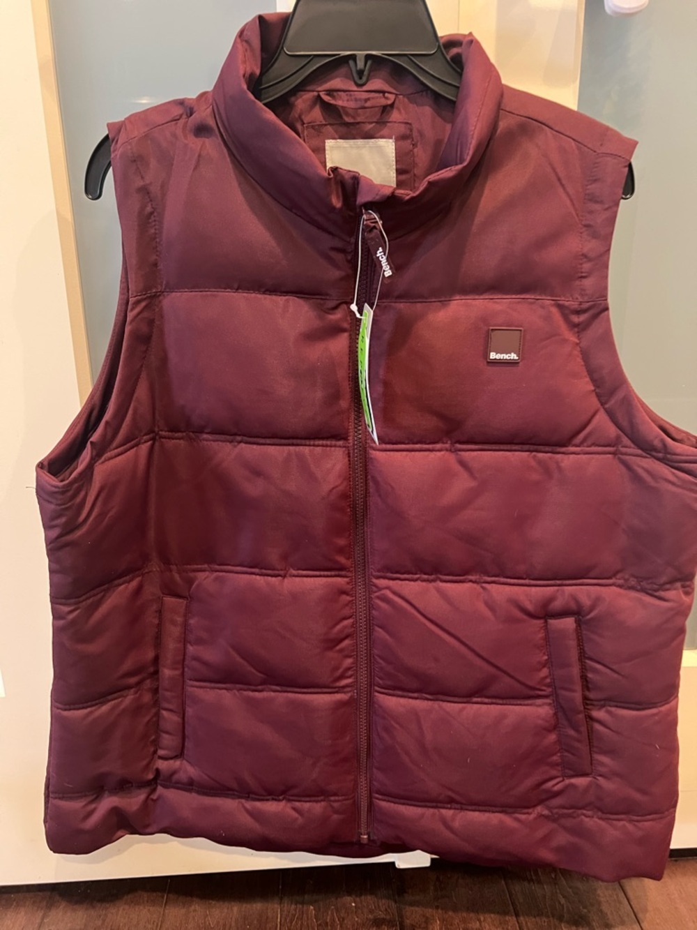 Bench Women's Burgundy Bomber Vest NWT - Picture 4 of 4